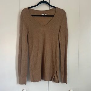 Gap Tan V Neck Sweater size S